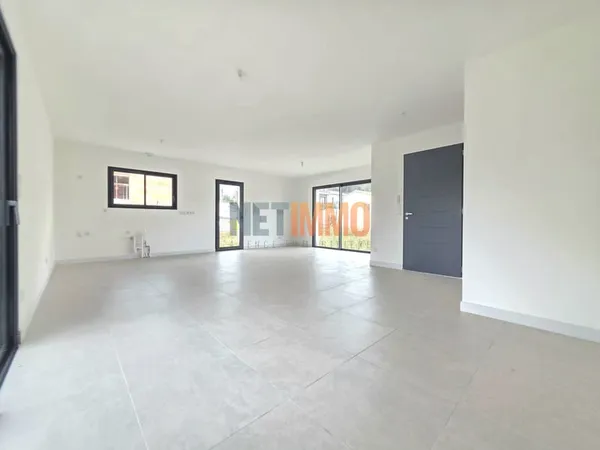 CAVEIRAC - Villa 96 m2 - 3 chambres garage et jardin