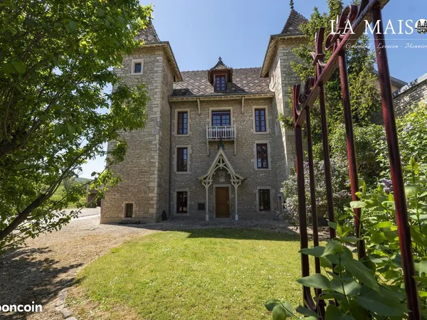 Maison 8 pièces 248 m²