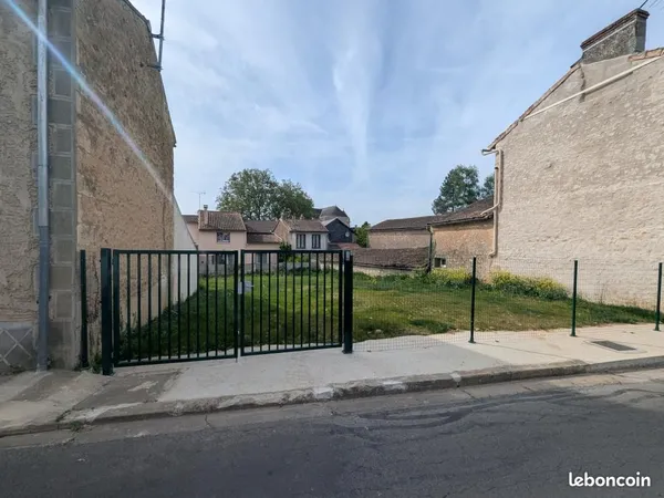 Terrain 305 m² Boivre La Vallee
