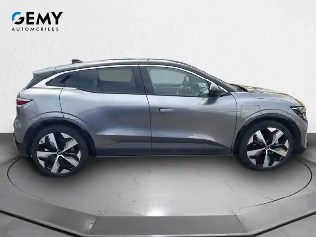 Renault Megane e-tech ev60 220 ch super charge — photo 4
