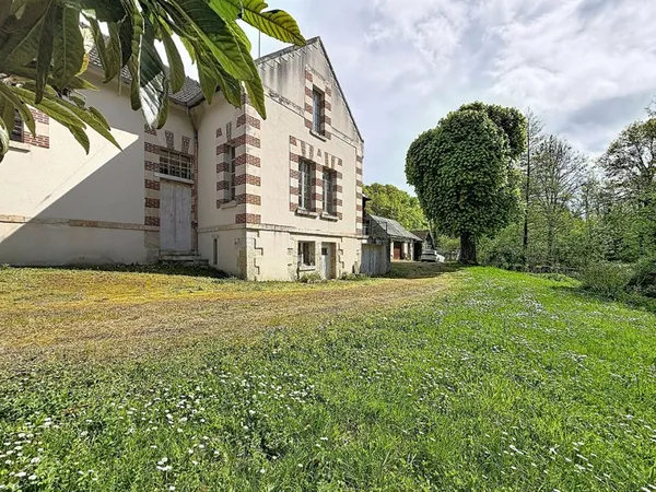 Propriété Saint Ouen Les Vignes 7 pièces 163 m2 sur plus de 2 hectares