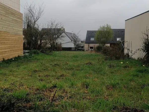 Terrain 369 m²
