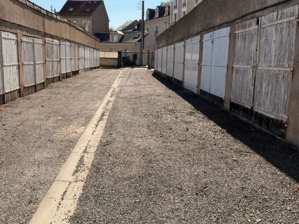 Garage fermé quartier velpeau/ canal