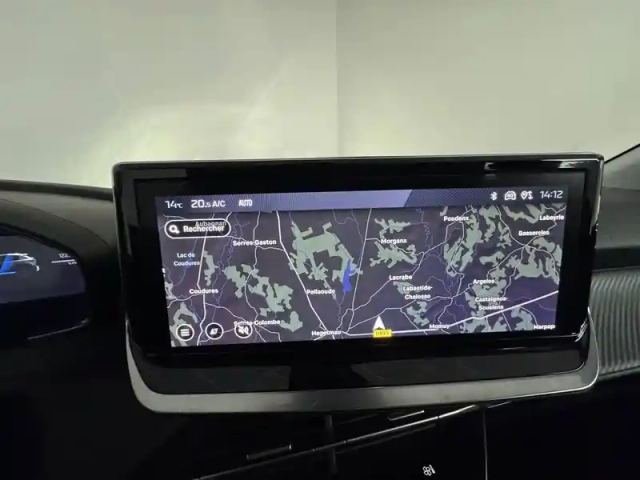 Peugeot 208 hybrid 100 e-dcs6 — photo 32