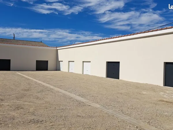 Dépôt / box / entrepôt / stockage / garage disponibles à la location