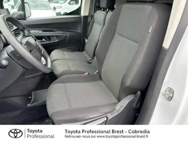 Toyota Proace city medium 100 d-4d start mc24 — photo 11