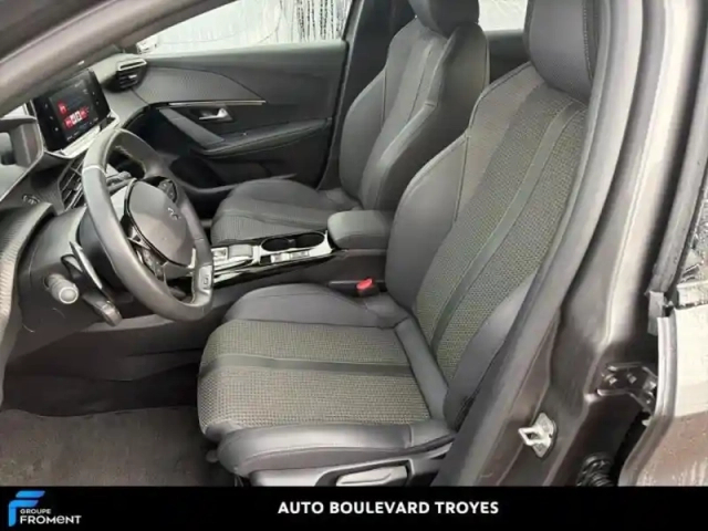 Peugeot 208 1.2 puretech 130ch s&amp;s gt eat8 — photo 11