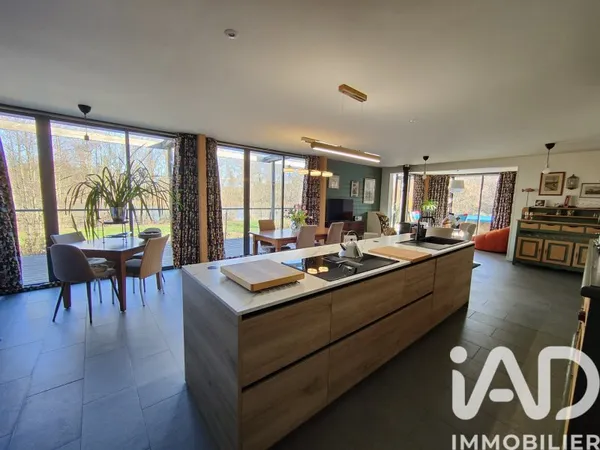 Maison 7 pièces 350 m²