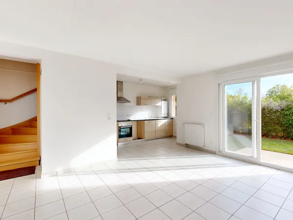 Maison 4 pièces avec jardin clos et deux stationnements - Sai