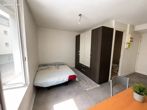 Studio loué 16.64m²