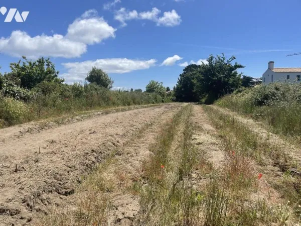 Terrain 873 m²