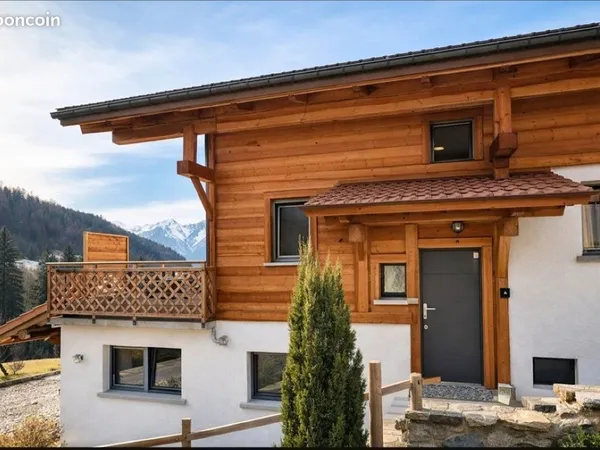 Chalet récent - vue montagne - grande terrasse - garage exceptionnel - 898 000 - 5 min de Thônes