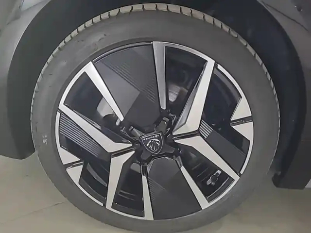 Peugeot 208 hybrid 110 e-dcs6 — photo 109