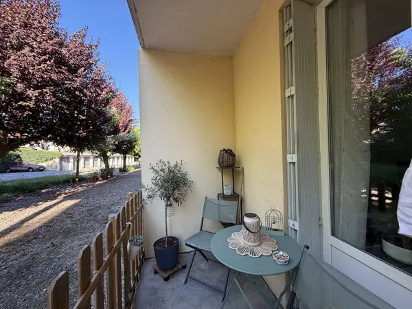AGEN - APPARTEMENT DE TYPE F3 EN RDC AVEC BALCON