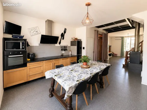 Propriété 7 pièces 180 m²
