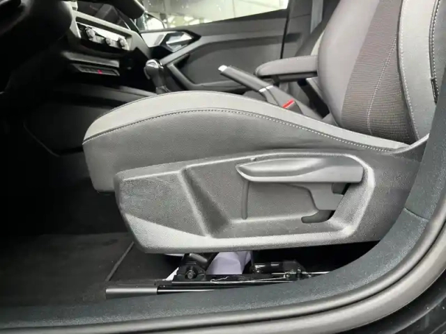 Audi A1 sportback 35 tfsi 150 ch s tronic 7 — photo 36