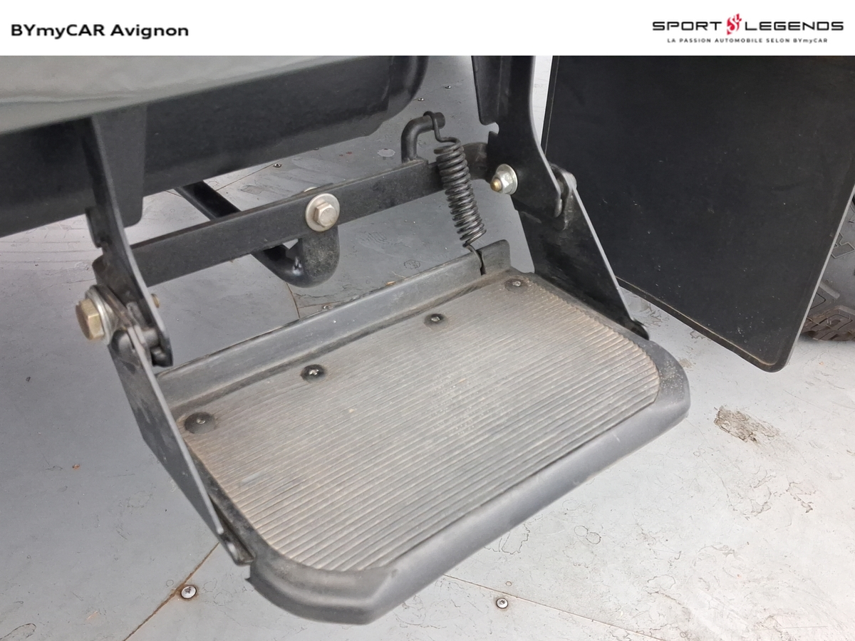 Land Rover HEDONIC - LAND [OF] RECREATION - V8 SOFT TOP CUSTOM — photo 40