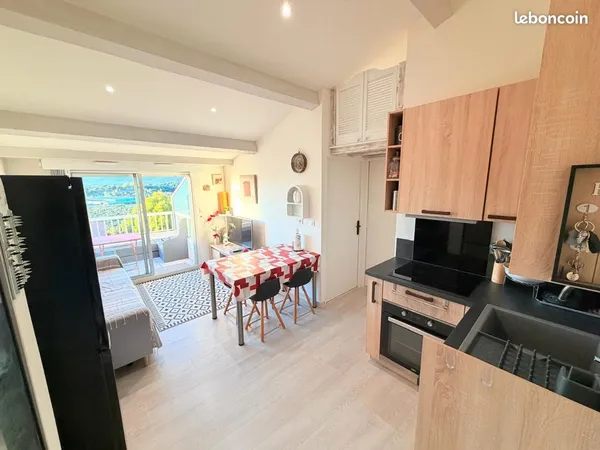 Particulier vends bel appartement meublé T2 30m2 Frejus 83600