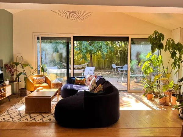 RARE À TALENCE : maison non mitoyenne de plain-pied avec jardin, à 5 min à pied du tram B arrêt Béth