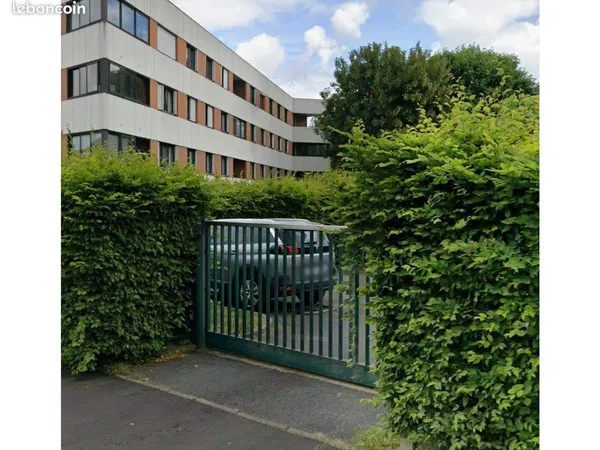 Parking sécurisé à louer - Vitry-sur-Seine, quartier du Plateau, proche Villejuif