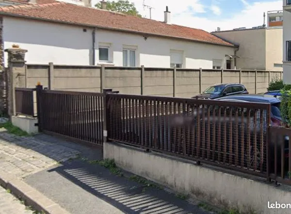 Place de parking sécurisée - Mairie de Montreuil (métro ligne 9)