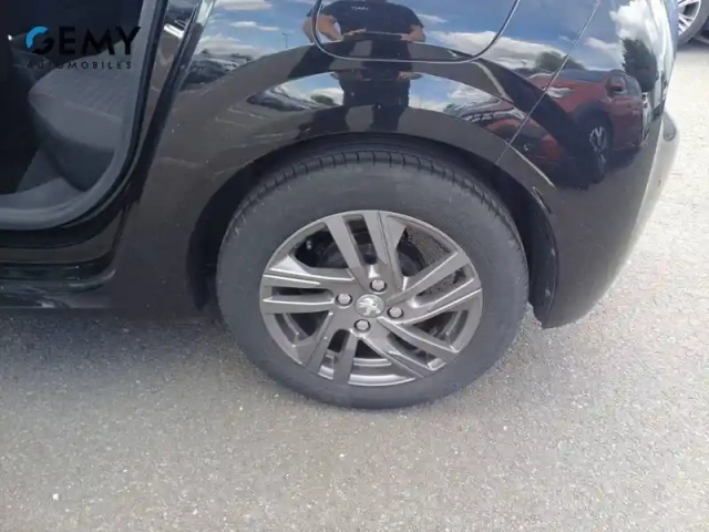 Peugeot 208 puretech 75 s&amp;s bvm5 — photo 11