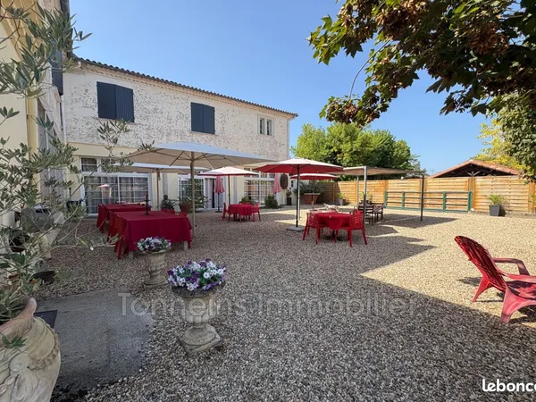 Maison 13 pièces 400 m²