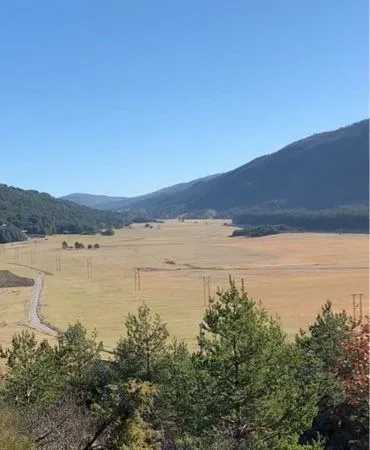 Terrain 2350 m constructible sur plaine de caille
