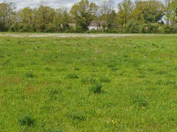 Terrain 850 m²