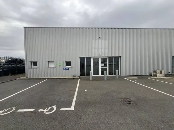 Local d'activité 500 m²