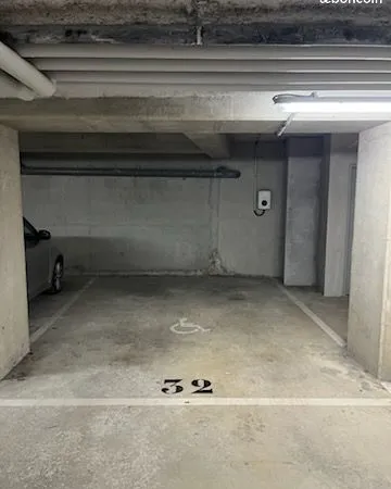 Parking en sous sol .. Accessible handicapé