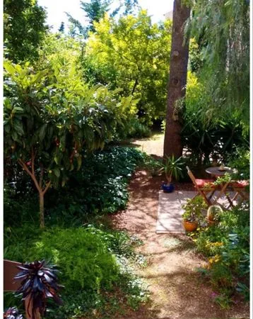 Grand studio rez de jardin