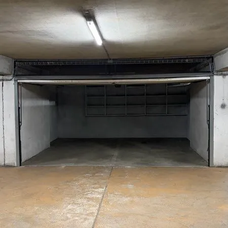 Place de parking - pont de Sèvres