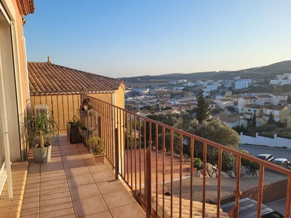 Appartement T3 - Dernier étage - Terrasse & vue dégagée