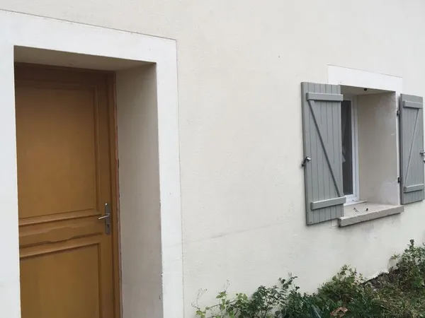 Limite 77/45 a Dordives maison de 4 pièces jardin 200€ 1020€