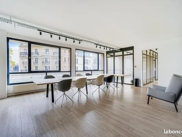 Bureaux 278 m²
