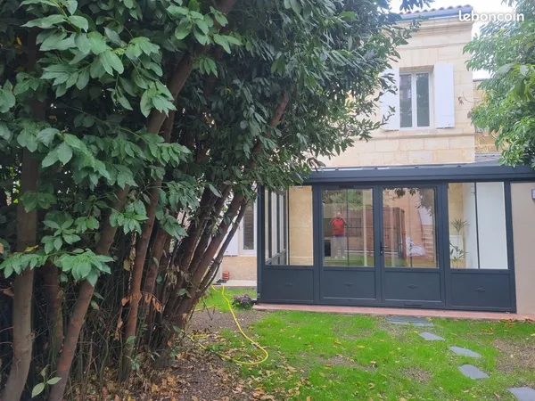 Magnifique maison en pierre rénovée aux Chartrons
