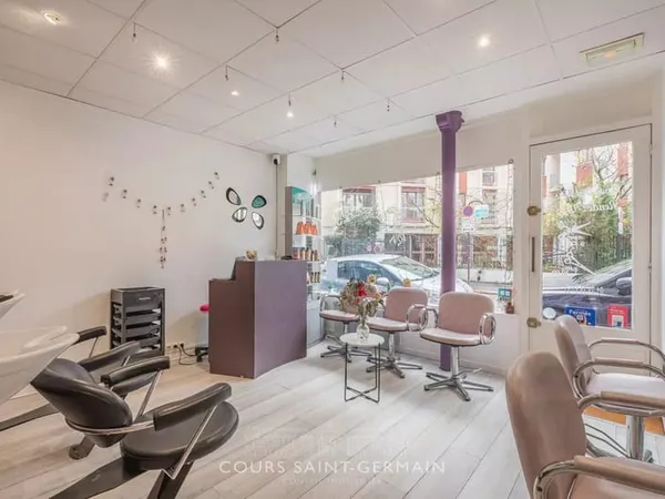 Boutique près d'un parc