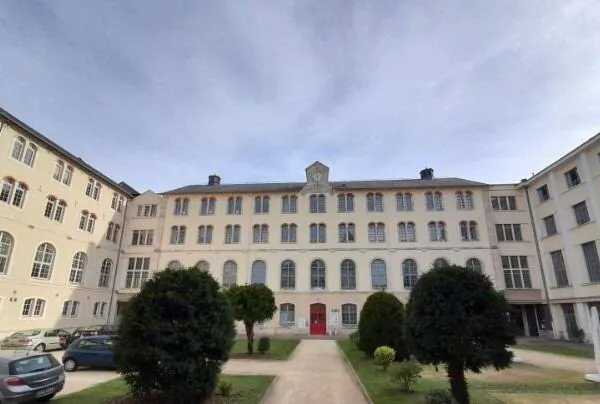 Terrain 2166 m²