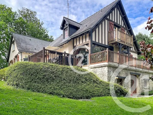 Maison 8 pièces 263 m²