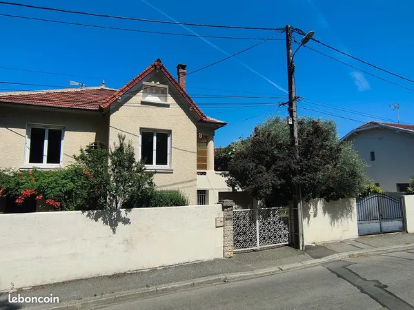 Maison 9 pièces 245 m2 - Valence ( 26000 )