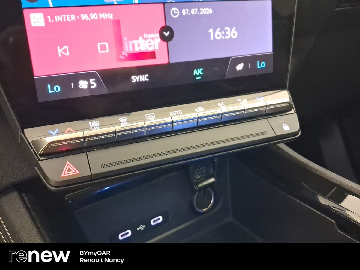 Renault Austral E-Tech hybrid 200 — photo 21