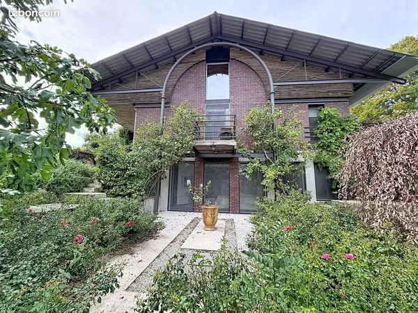 Maison 6 pièces 255 m²