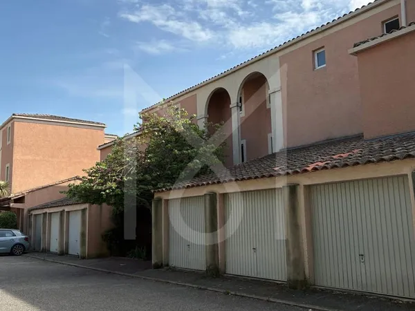 GARAGE 16m2 LUYNES