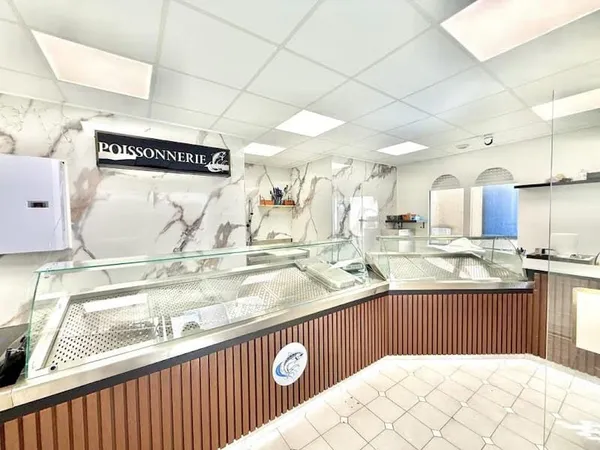 Local 27 m²