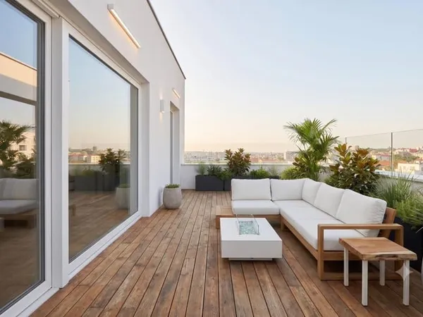 DERNIER ETAGE - 5P NEUF+ EXTERIEUR 43m2 + 2 Parkings -Proche Centre ville