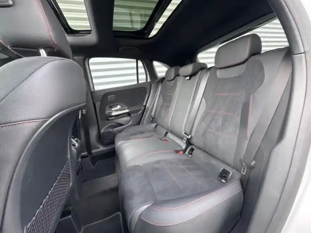 Mercedes Gla 200 d amg line — photo 18