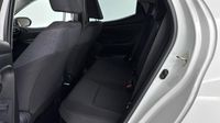 Toyota Yaris 116h Design 5p MY21 — photo 13