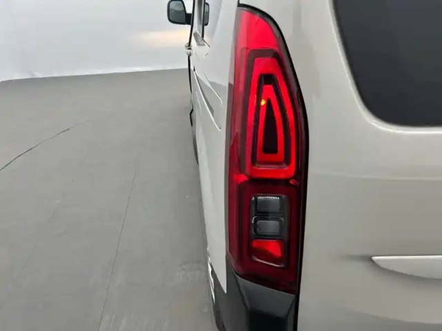 Citroën Berlingo taille m bluehdi 130 s&amp;s eat8 — photo 17