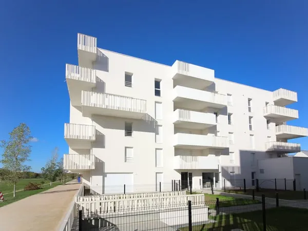 BEAUZELLE / BLAGNAC T3 récent de 65 m2 avec terrasse et par